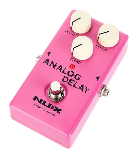 Nux Analog Delay, ingressi e uscite laterali