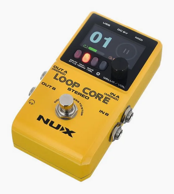 Nux Loop Core Stereo fotografato frontalmente
