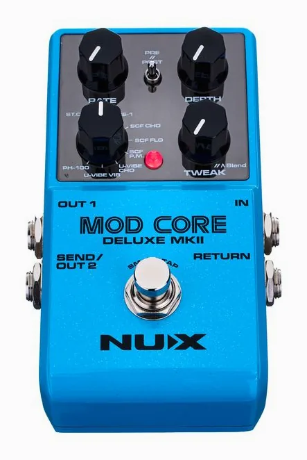 Nux Mod Core Deluxe MKII, footswitch in primo piano