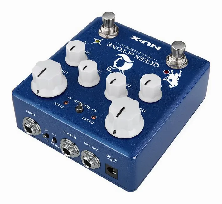 Nux Queen of Tone Overdrive, footswitch in primo piano