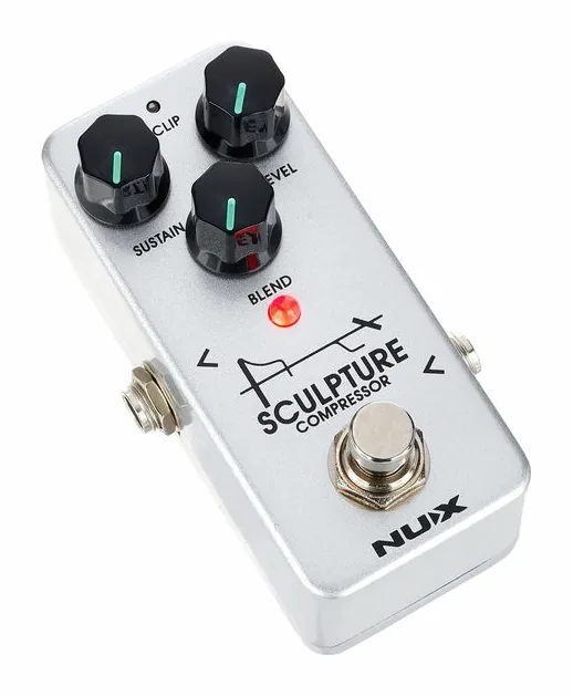 Nux Sculpture Compressor, connettori sul retro dell'unita