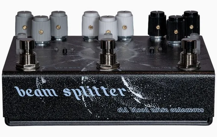 Old Blood Noise Endeavors Beam Splitter V2 Shadow, footswitch in primo piano