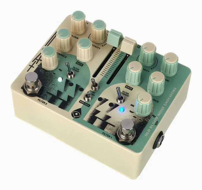 Old Blood Noise Endeavors Float Dual Moving Filter inquadrato di fronte su sfondo neutro