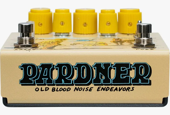 Old Blood Noise Endeavors Pardner Fuzz Synth, connettori sul retro dell'unita