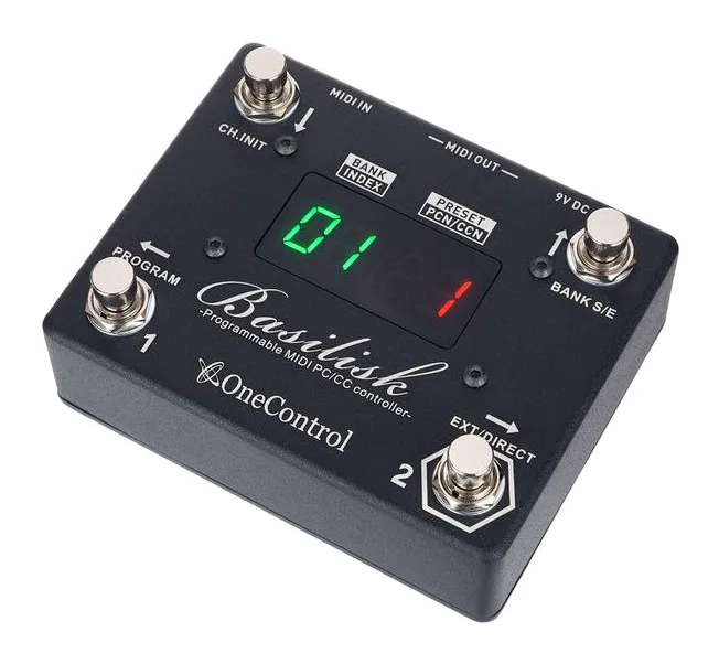 One Control Basilisk MIDI Controller inquadrato di fronte su sfondo neutro