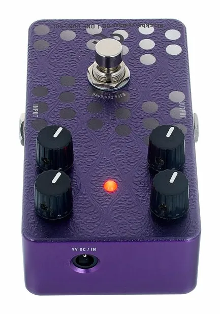 One Control Blackberry Bass OD Overdrive, ingressi e uscite laterali