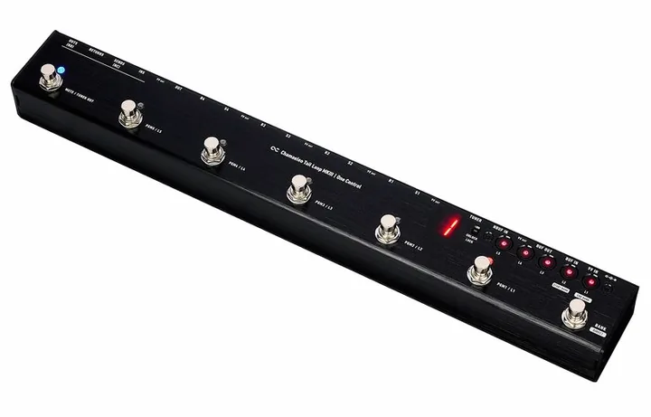 One Control Chamaeleo Tail Loop MKIII inquadrato di fronte su sfondo neutro