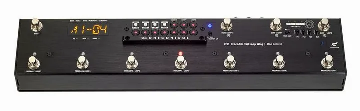 One Control Crocodile Tail Loop Wing OC10W, connettori sul retro dell'unita