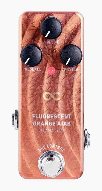One Control Fluorescent Orange AIAB, connettori sul retro dell'unita