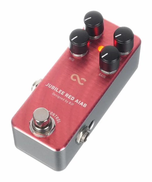 One Control Jubilee Red AIAB fotografato frontalmente