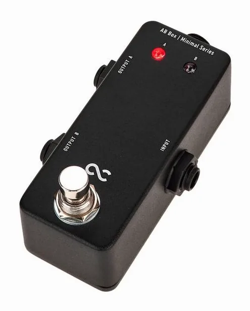 One Control Minimal Series AB Box in primo piano frontale