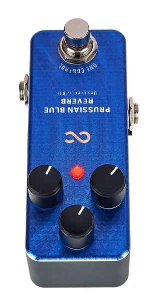 One Control Prussian Blue Reverb, connettori sul retro dell'unita