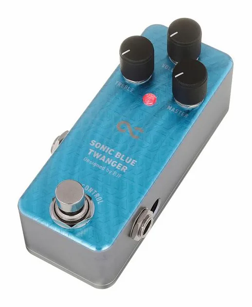 One Control Sonic Blue Twanger- Distortion inquadrato di fronte su sfondo neutro