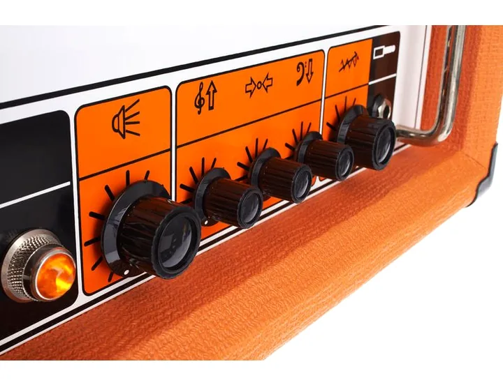 Orange OR 15 H, angolo del cabinet