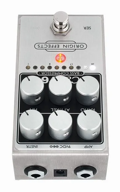 Origin Effects Cali76 V2 Bass Compressor, manopole viste dall'alto