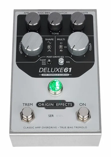 Origin Effects Deluxe 61 Tremolo & Drive, connettori sul retro dell'unita