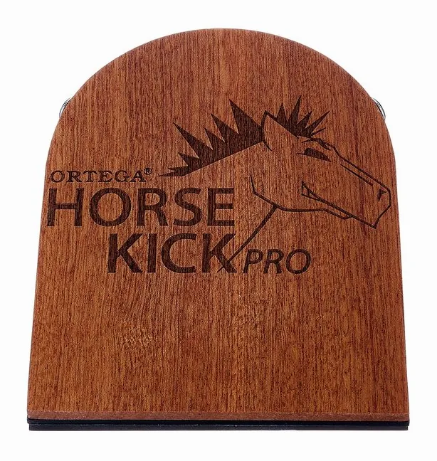 Ortega Horse Kick Pro Stomp Box, footswitch in primo piano