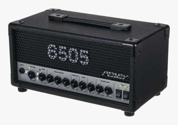 Peavey 6505 MH inquadrato di fronte su sfondo neutro