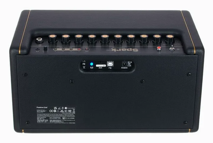Positive Grid Spark 40 BK, pannello dei controlli in primo piano