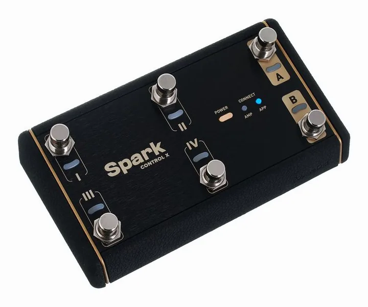 Positive Grid Spark Control X, ingressi e uscite laterali