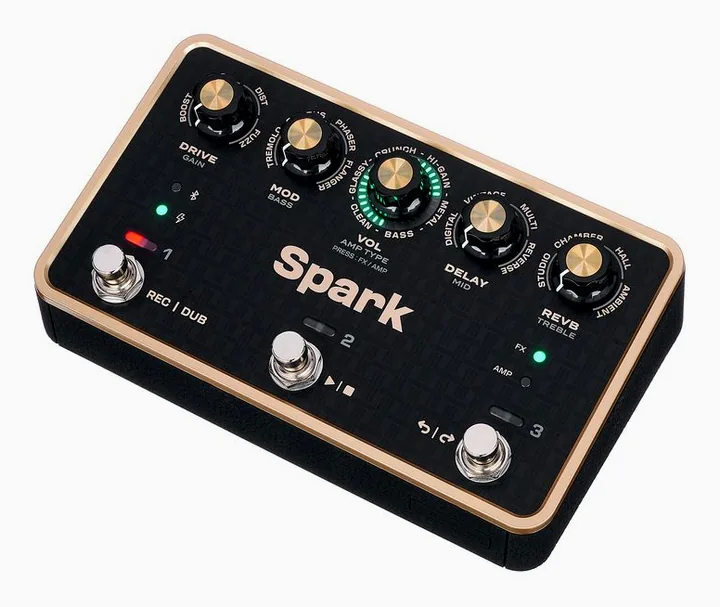 Positive Grid Spark Pedal fotografato frontalmente
