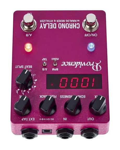 Providence DLY-4 Chrono Delay, footswitch in primo piano