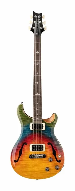 PRS SE Ed Sheeran Kaleidoscope inquadrato di fronte su sfondo neutro