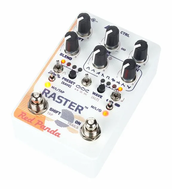 Red Panda Raster V2 - Delay in primo piano frontale