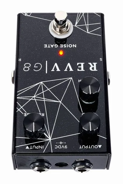 Revv G8 Noise Gate, footswitch in primo piano