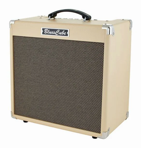 Roland Blues Cube Hot VB visto di fronte