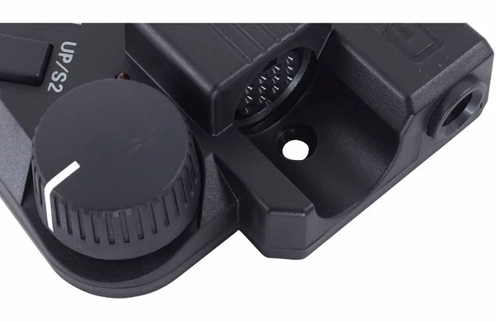 Roland GK-3B, manopole viste dall'alto
