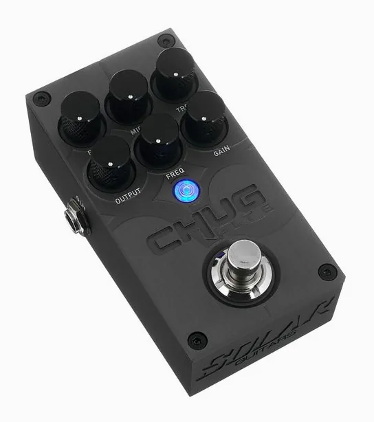 Solar Guitars Chug Lite Distortion, connettori sul retro dell'unita