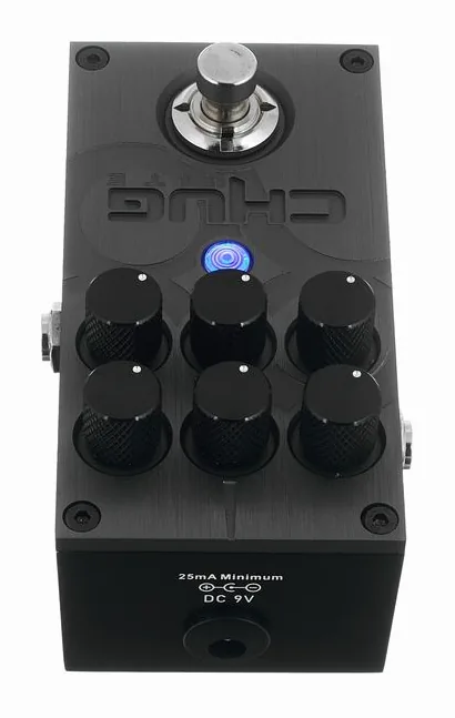 Solar Guitars Chug Lite Distortion, led e interruttore a pedale