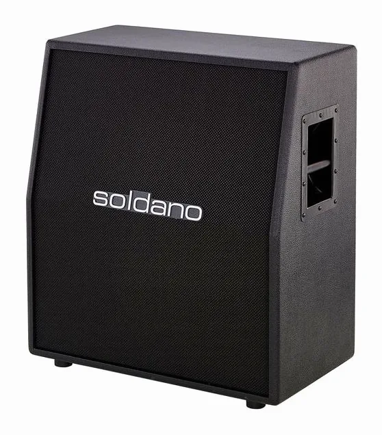 Soldano 212 Classic Vertical Slant inquadrato di fronte su sfondo neutro