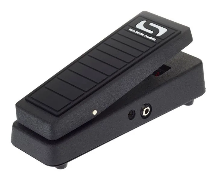 Source Audio Dual Expression Pedal, connettori sul retro dell'unita