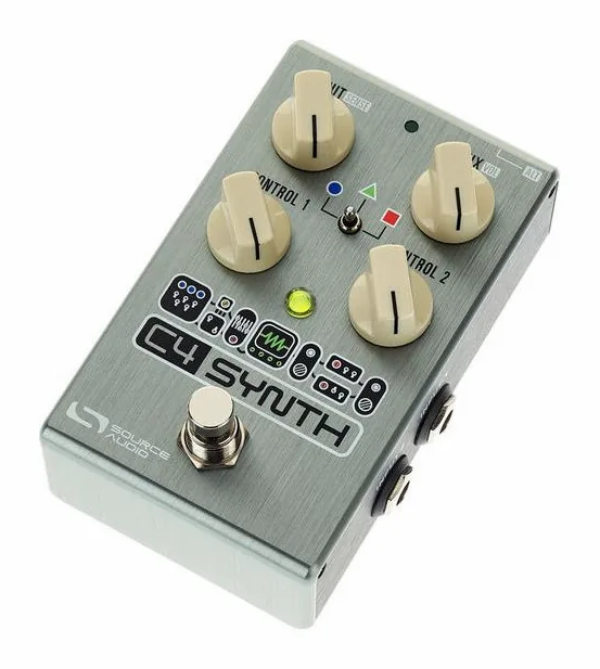 Source Audio SA 249 One Series C4 Synth inquadrato di fronte su sfondo neutro