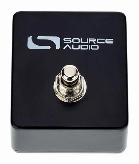 Source Audio Toolbox Tap Tempo Switch, footswitch in primo piano