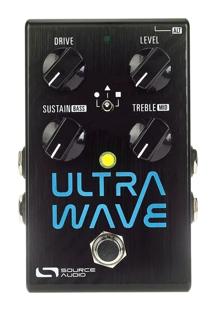 Source Audio Ultrawave Multiband Processor, footswitch in primo piano