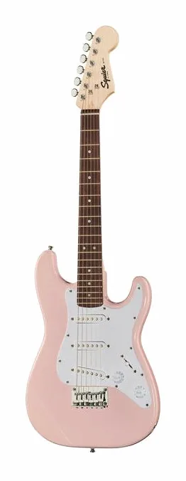 Squier Mini Stratocaster IL PK inquadrato di fronte su sfondo neutro