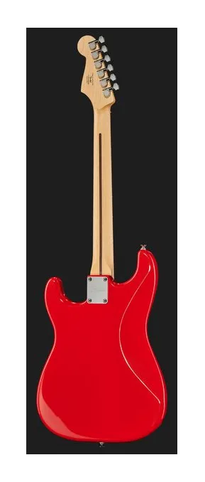 Squier Sonic Strat HT Torino Red, curve del body viste dall'alto