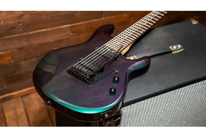 Sterling by Music Man John Petrucci JP60 MDR, paletta con meccaniche e logo