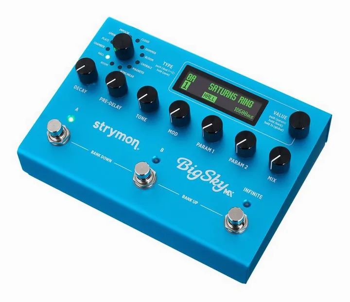 Strymon Big Sky MX Dual Engine Reverb inquadrato di fronte su sfondo neutro