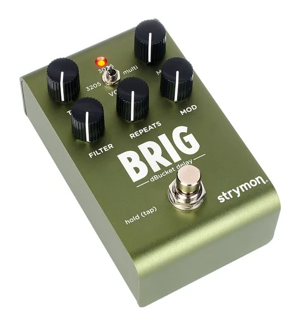 Strymon Brig Delay, footswitch in primo piano