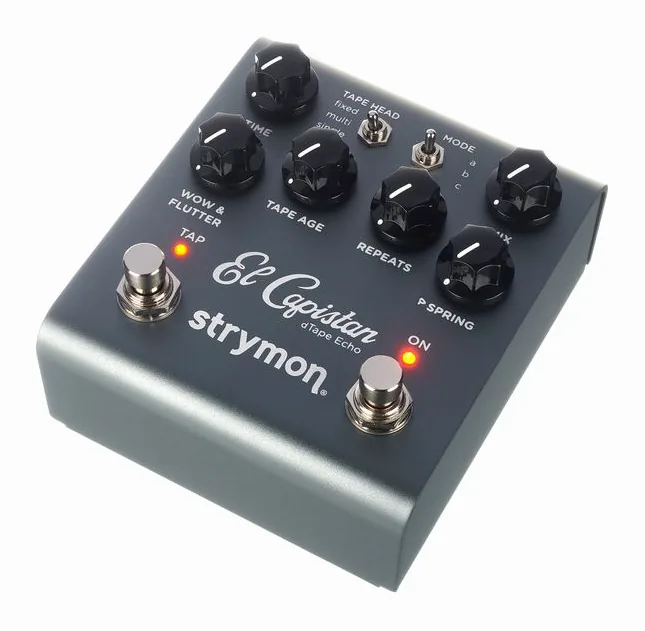 Strymon El Capistan V2 inquadrato di fronte su sfondo neutro