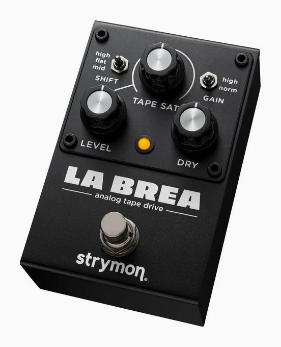 Strymon La Brea Analog Tape Drive inquadrato di fronte su sfondo neutro