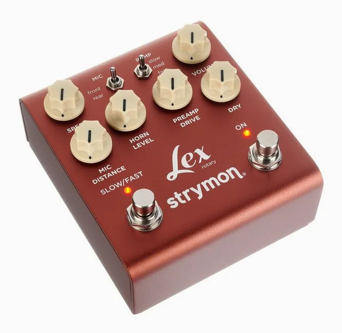 Strymon Lex V2, footswitch in primo piano