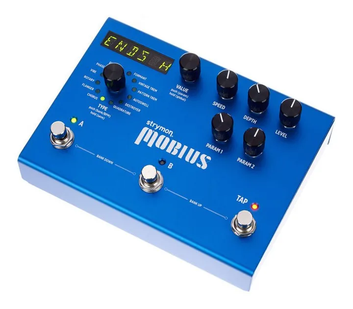 Strymon Mobius, ingressi e uscite laterali