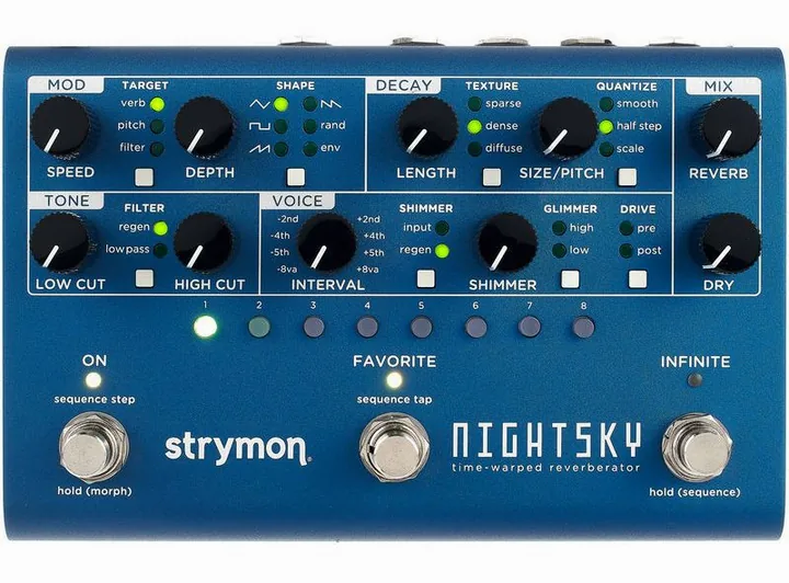 Strymon Nightsky Reverb, footswitch in primo piano