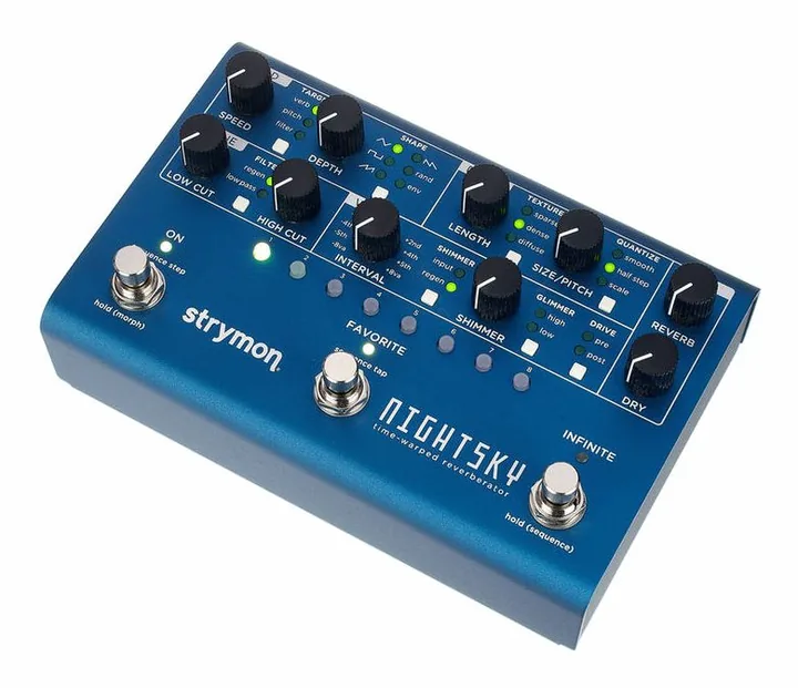 Strymon Nightsky Reverb in primo piano frontale
