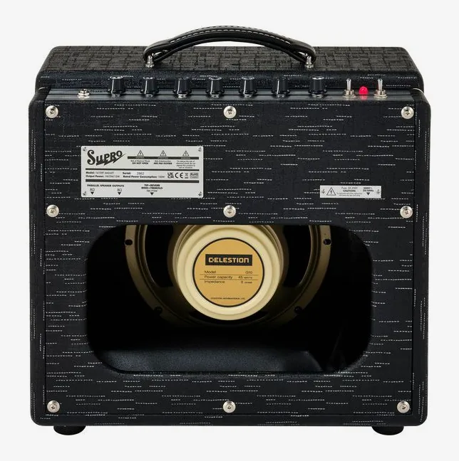 Supro Amulet 1x10 Black on Black, logo e finiture del pannello frontale